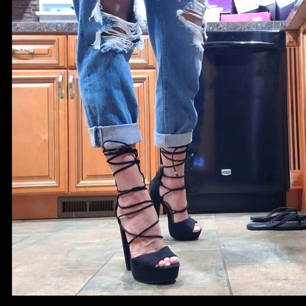 Nicole Miller Shoes